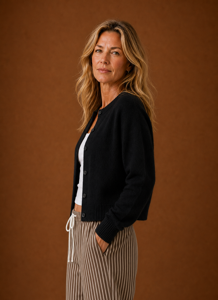 Women's Knit Cardigan - Button-Front Crew Neck Sweater | Areleon