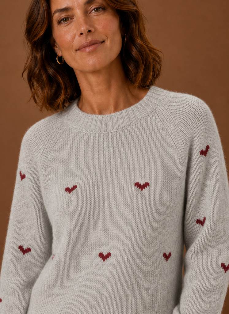 Women's Crew Neck Pullover - Heart Print Long Sleeve Sweater | Areleon
